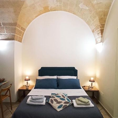Palazzo Saraceno Apartment-Taras 塔兰托 外观 照片