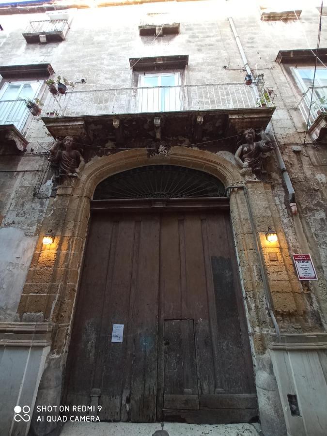 Palazzo Saraceno Apartment-Taras 塔兰托 外观 照片