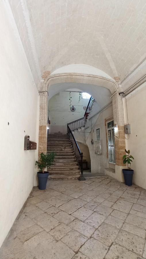 Palazzo Saraceno Apartment-Taras 塔兰托 外观 照片